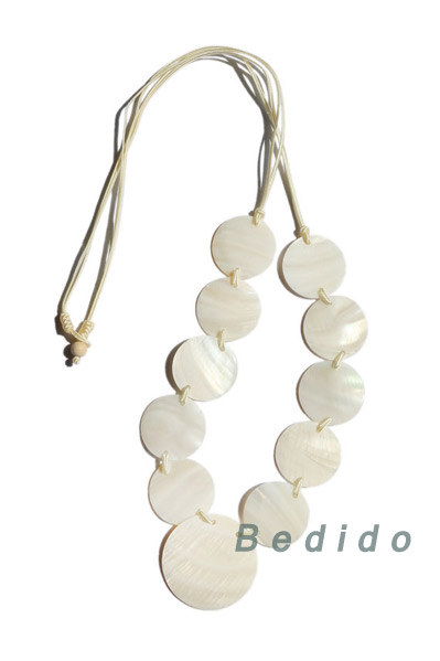 Women's Kabebe Shell Necklace